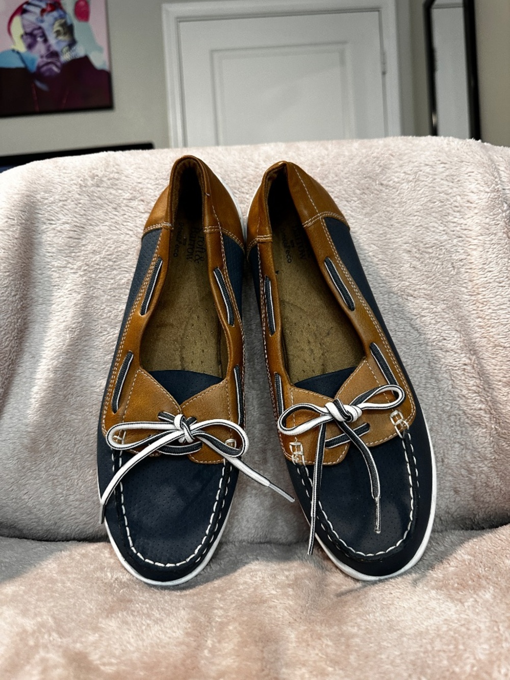 navy and tan memory foam maryjane slip-on ballet shoe